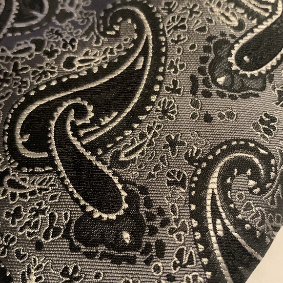 Black & Silver Paisley jacket square - Picture 2 of 2